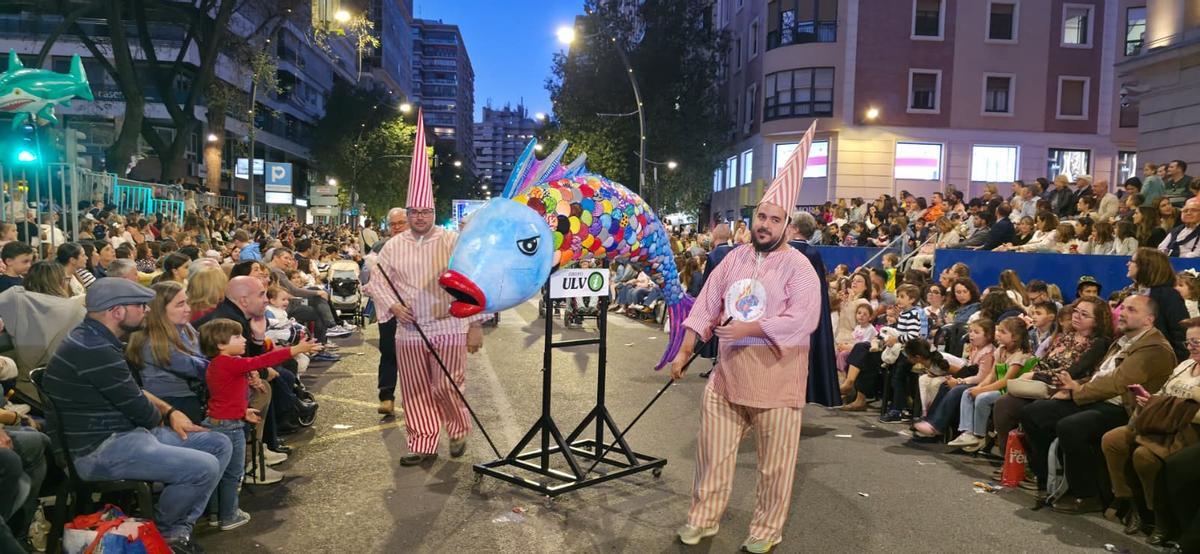 La quema de la sardina, acompañada de un gran espectáculo pirotécnico, simbolizará el final de las celebraciones y el inicio de un nuevo ciclo.