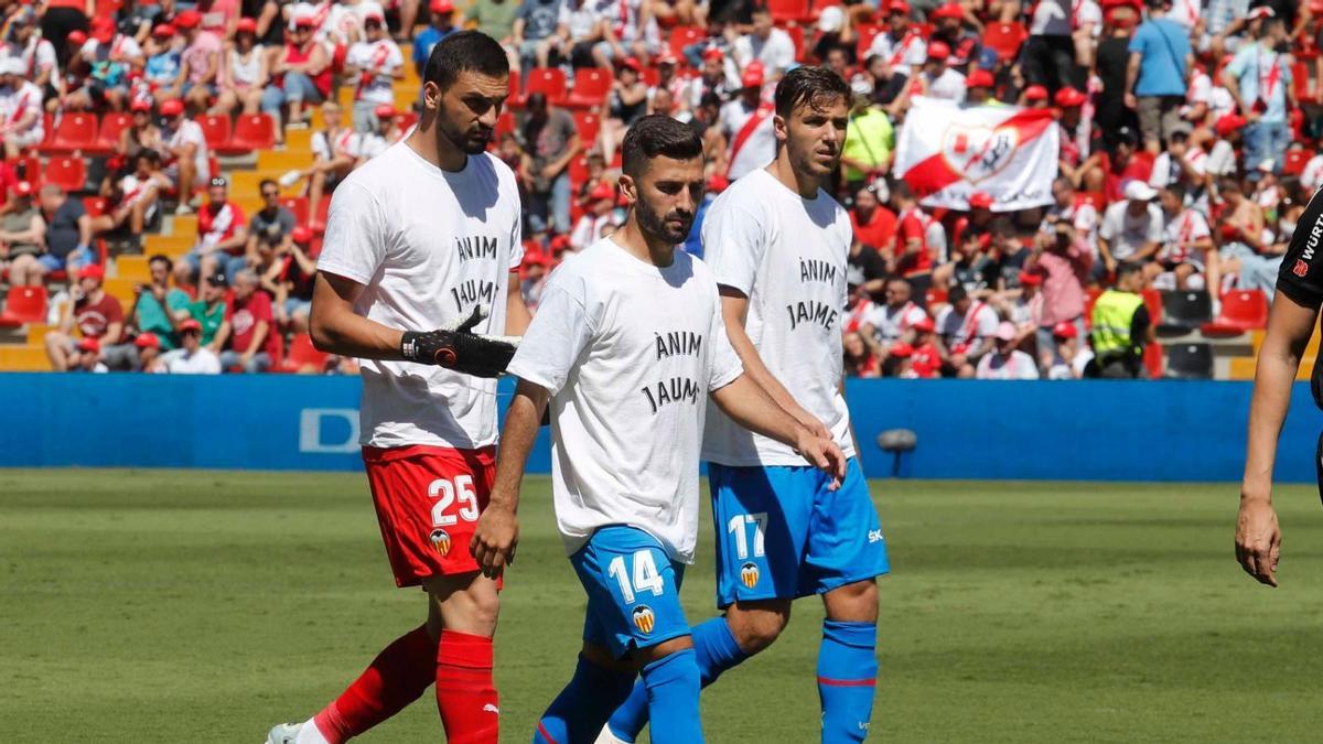 El Valencia apoya en Jaume en Vallecas tras su lesión de ligamento