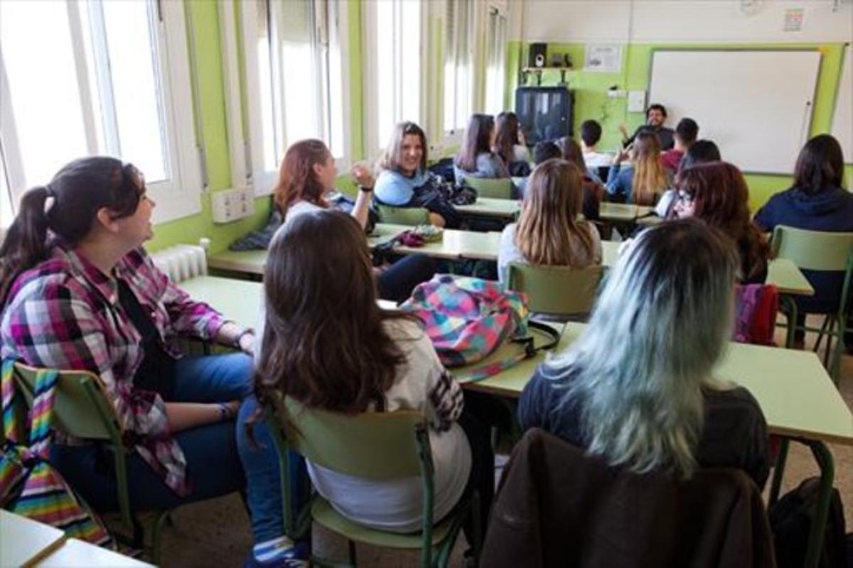 Activitat en una aula de quart d’ESO de l’institut Torre del Palau de Terrassa, el curs passat. Activitat en una aula de quart d’ESO de l’institut Torre del Palau de Terrassa, el curs passat.