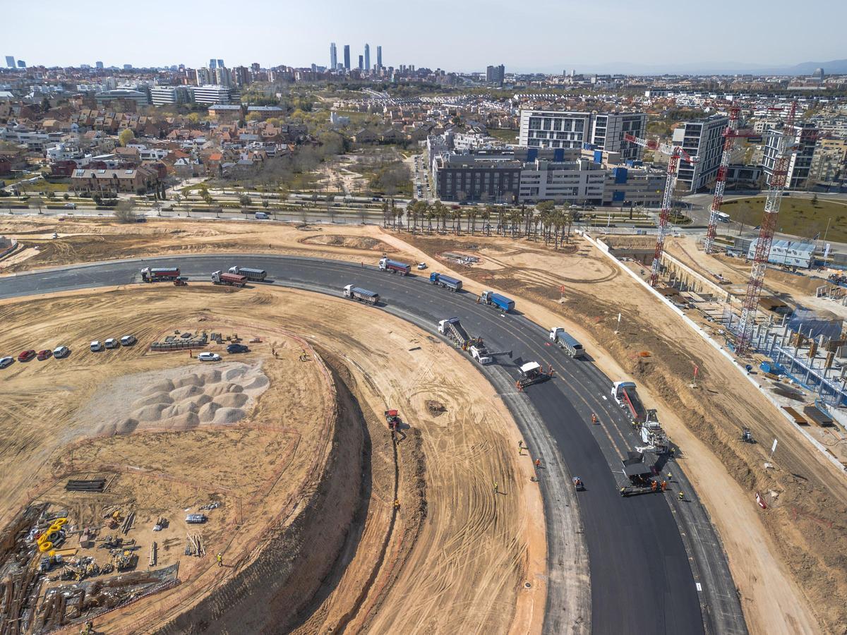 Nuevas imágenes del asfaltado de 'La Monumental', la curva más icónica del circuito Madring de F1 Nuevas imágenes del asfaltado de 'La Monumental', la curva más icónica del circuito Madring de F1