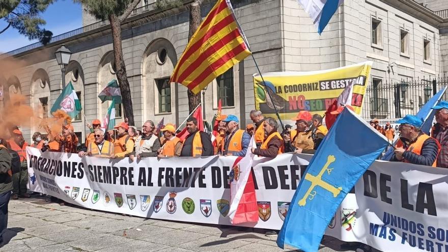 Manifestación de cazadores en Madrid contra la posible prohibición de la caza de codorniz