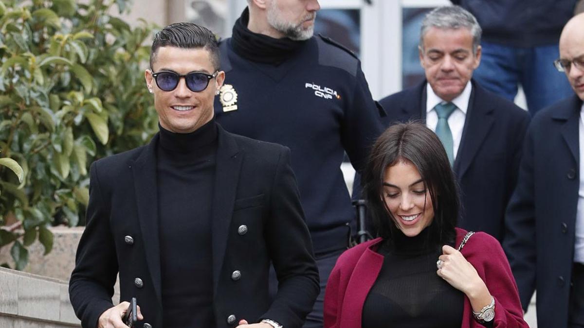 Cristiano Ronaldo y Georgina Rodríguez, a la salida de los juzgados de Madrid