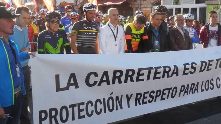 Perico Delgado, Óscar Pereiro y Fernando Escartín, al frente de la reivindicación