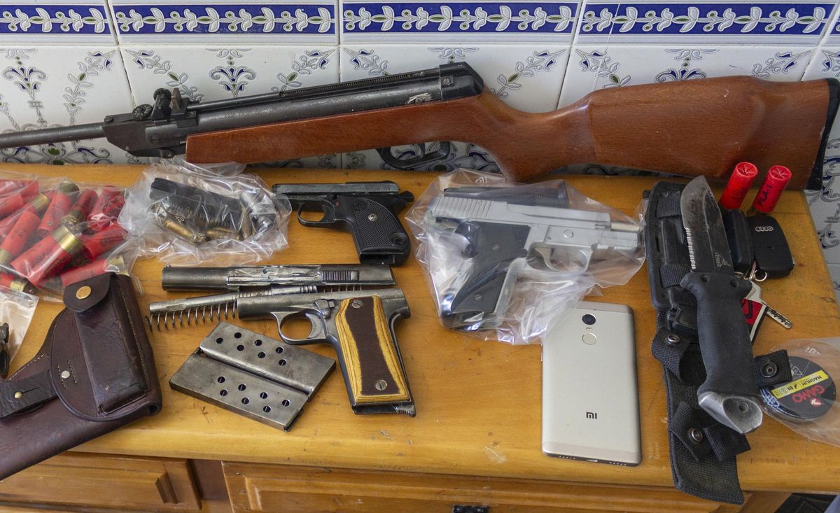 Parte del material requisado por la Policía Nacional