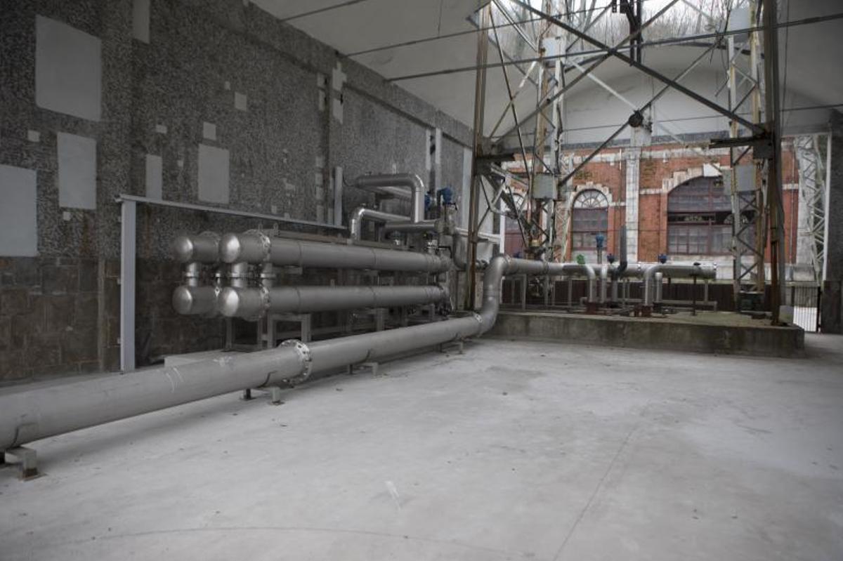 Instalaciones de la red de geotermia del pozo Fondón, en Langreo. | Fernando Rodríguez