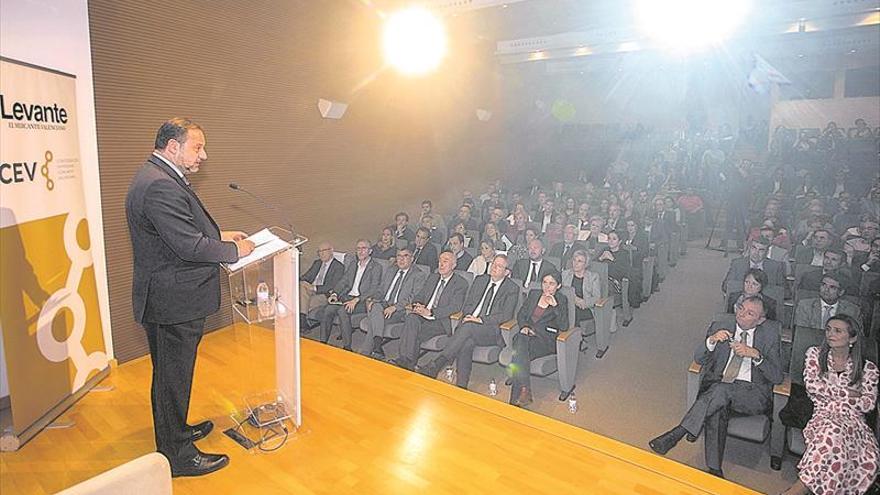 Ábalos: «La sociedad no va a tolerar más irresponsabilidades»