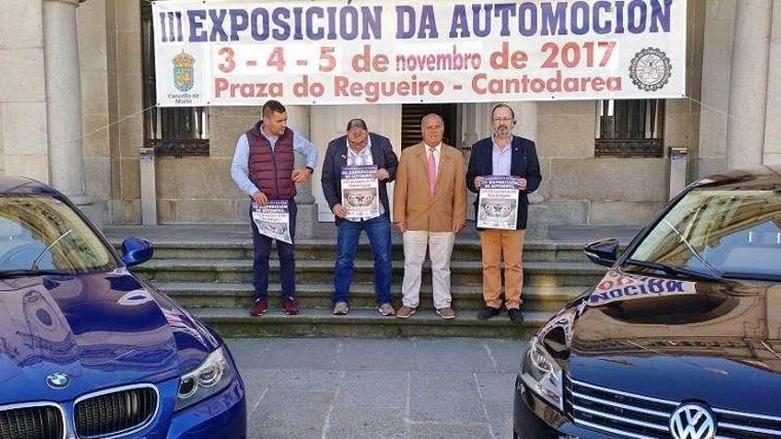 Presentación de la feria, ayer, ante el Concello. // S.A.