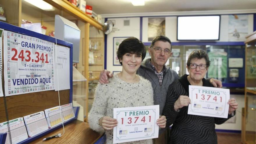 El primer premio de la lotería nacional lleva la suerte a El Llano