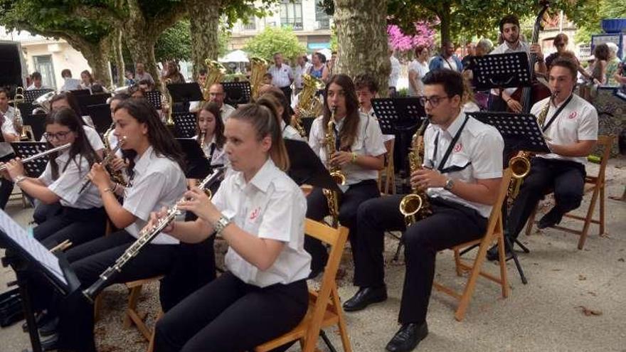 El concierto tuvo lugar en los jardines de Ravella. // Noé Parga