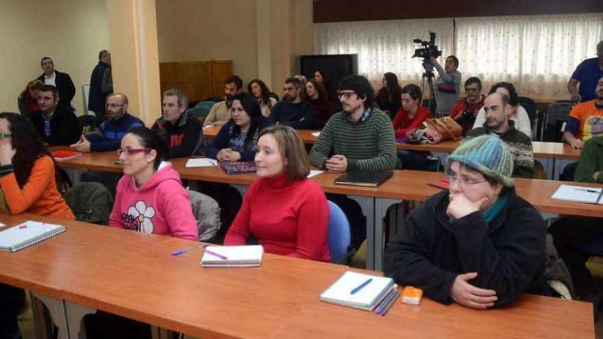 Los aspirantes a maestros composteros en un aula de la Ciudad Infantil Príncipe Felipe. // R. Vázquez