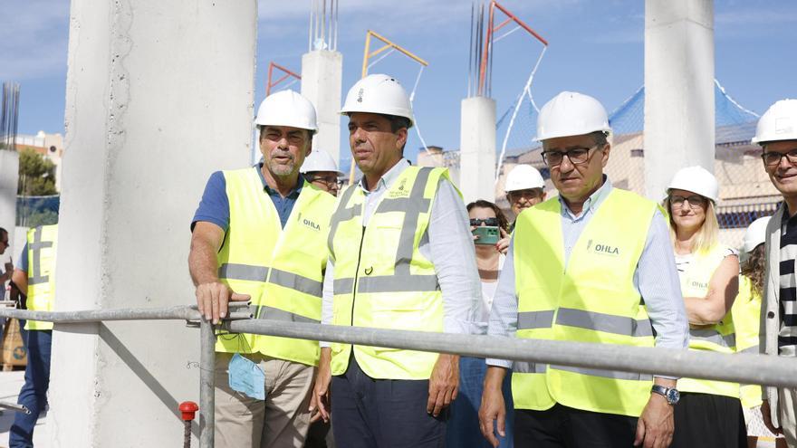 Mazón visita las obras del colegio La Almadraba