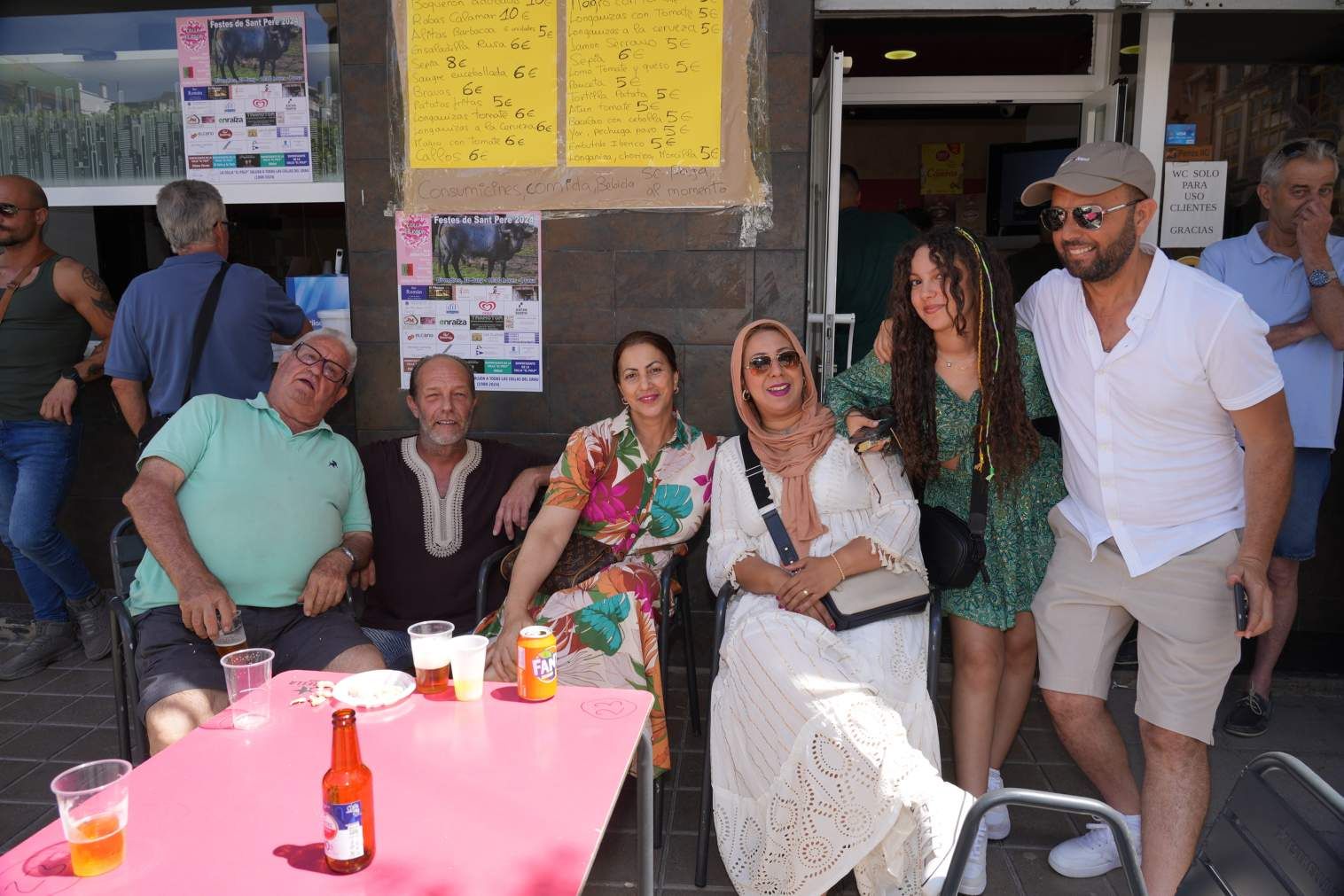 El Grau da inicio a las fiestas de Sant Pere con pólvora, bous y música