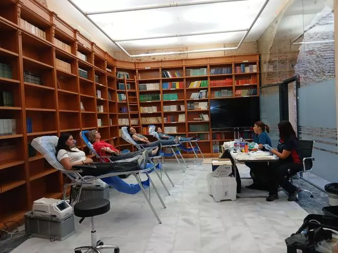 La Diputación de Badajoz recoge 38 bolsas de sangre en su jornada solidaria