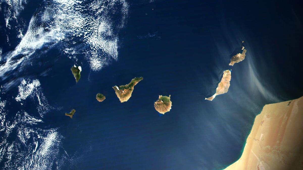 Imagen satélite de Canarias con los cielos despejados
