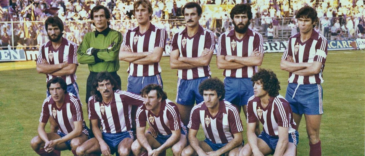 Equipo inicial de la final de Copa del Rey de 1981. Por la izquierda, agachados, Abel, Mesa, Cundi, Uría y Ferrero. Arriba, por izquierda, Redondo, Rivero, Maceda, Joaquín, Jiménez y Ciriaco. | LNE