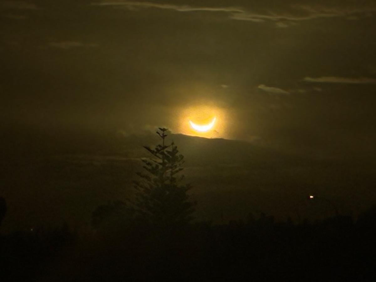 Una imagen del eclipse captada desde Benajarafe