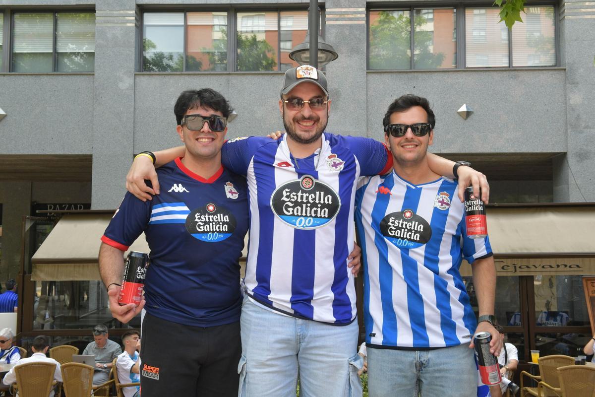 Miles de aficionados coruñeses inundan las calles vallisoletanas Miles de aficionados coruñeses inundan las calles vallisoletanas
