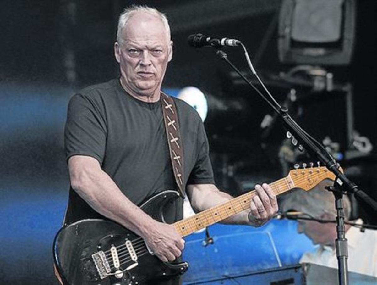 PREPARAT. David Gilmour, enun concert a Munic el 2006.