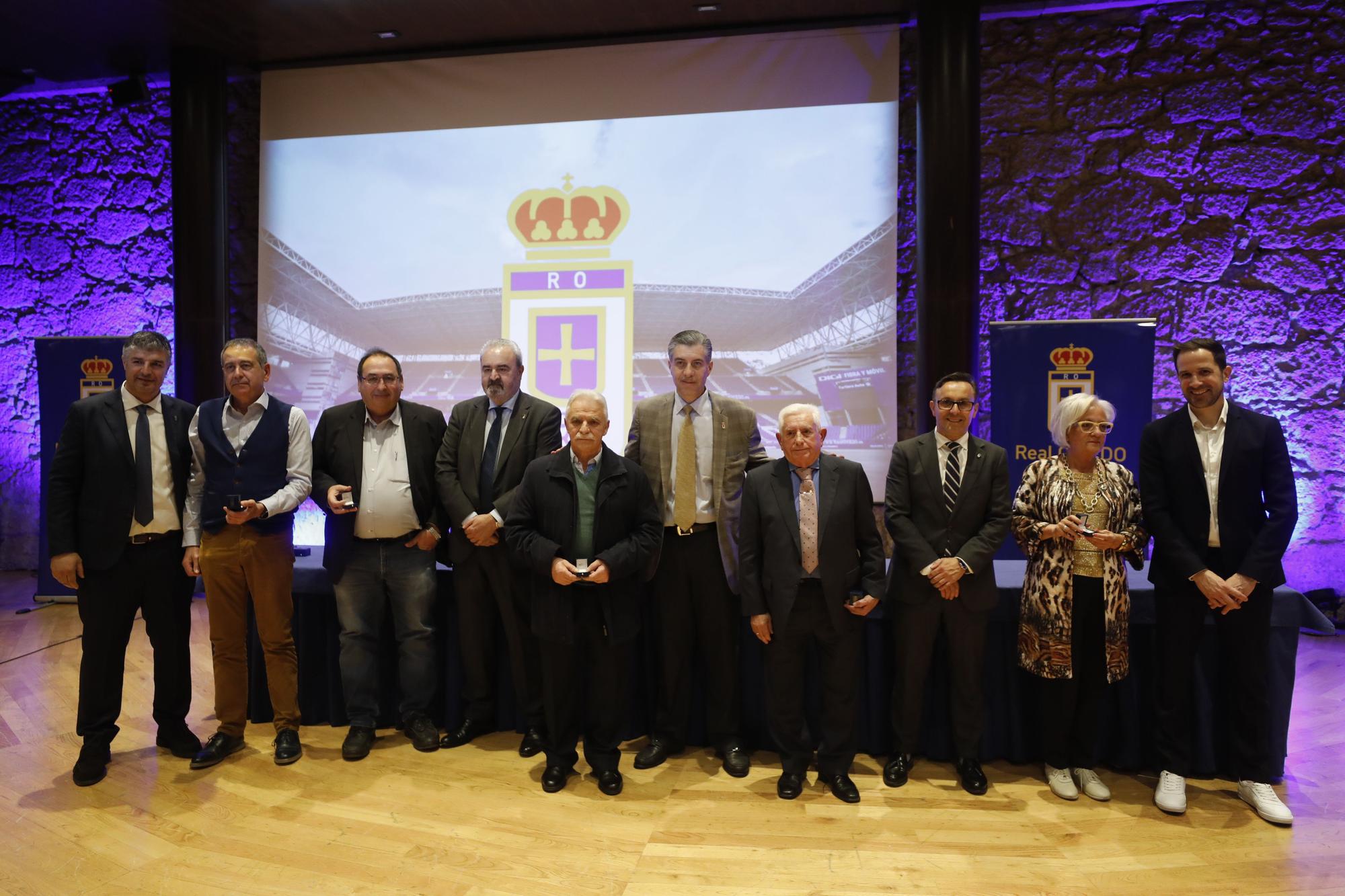 EN IMÁGENES: El Oviedo homenajea a sus abonados más antiguos