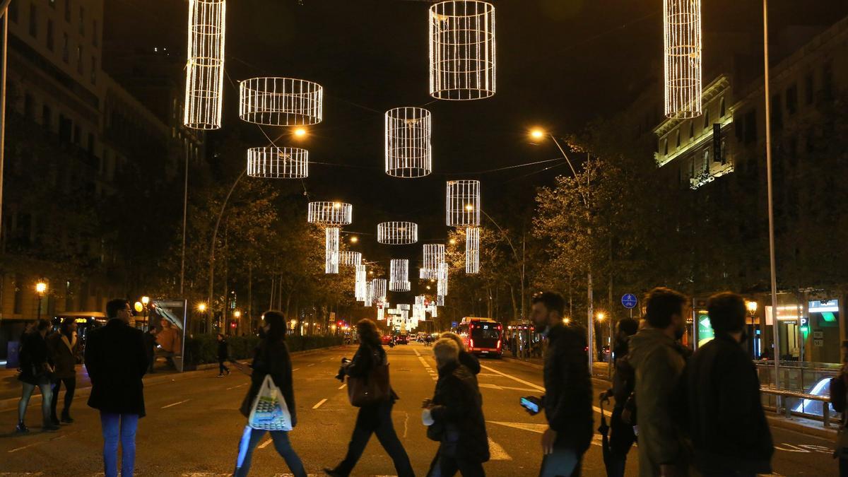 Luces de Navidad en la Gran Via de Barcelona