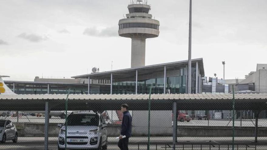 El Gobierno quiere dejar en manos privadas la gestión de la torre de control.