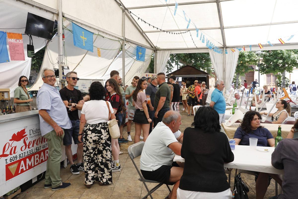 Comida popular en Villoria, Laviana, para celebrar a San Antonio: así está siendo la celebración