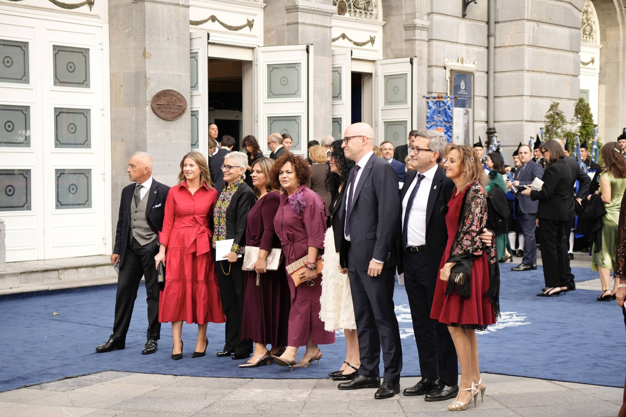 Así fue la llegada de los invitados a los premios "Princesa de Asturias" y su paso por la alfombra azul