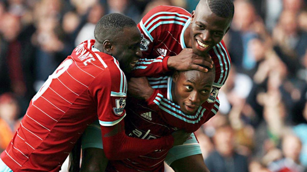 Los jugadores del West Ham celebran uno de los goles