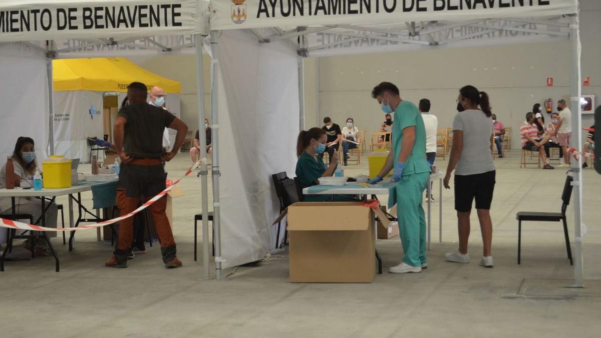 Vacunación masiva en Benavente, en una foto de archivo.