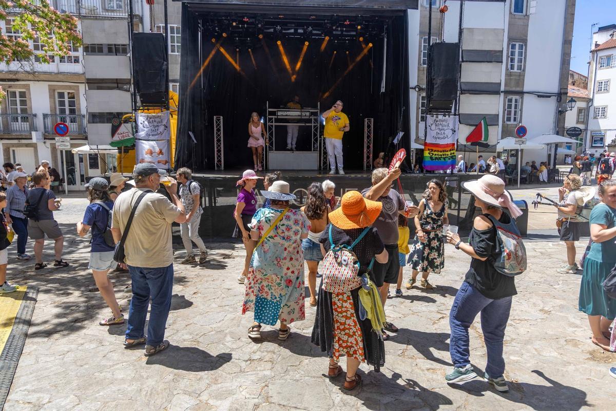 El público disfruta de una de las actuaciones musicales de la jornada