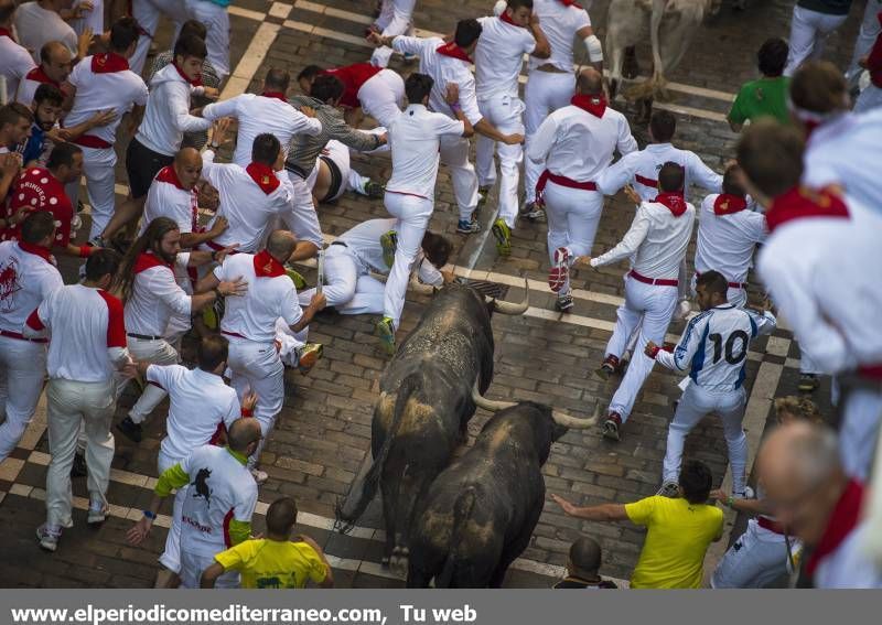 GALERÍA DE FOTOS - Penúltimo encierro de San Fermín