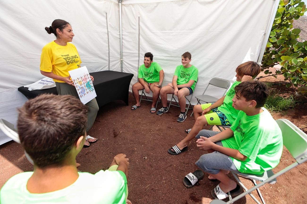 Actividades deportivas y recreativas en la playa de La Nea