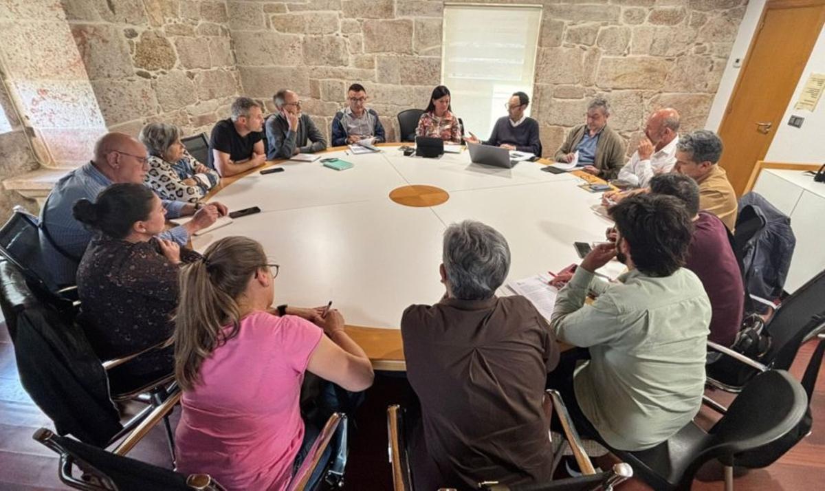 Primera reunión de la comisión de seguimiento de la N-550, en Mos. | D.P.