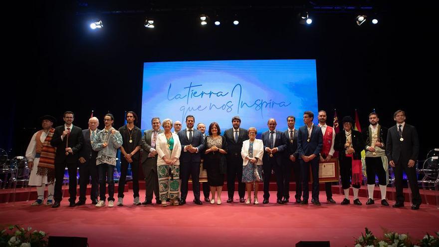 El Mar Menor y el trasvase Tajo-Segura centran el discurso de López Miras en el Día de la Región