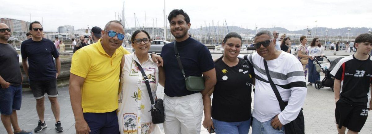 Néstor Cerdeño, Yanhore Durado, Néstor Cerdeño, Maira Rodríguez y Julio Ángel Cerdeño, en Fomento.