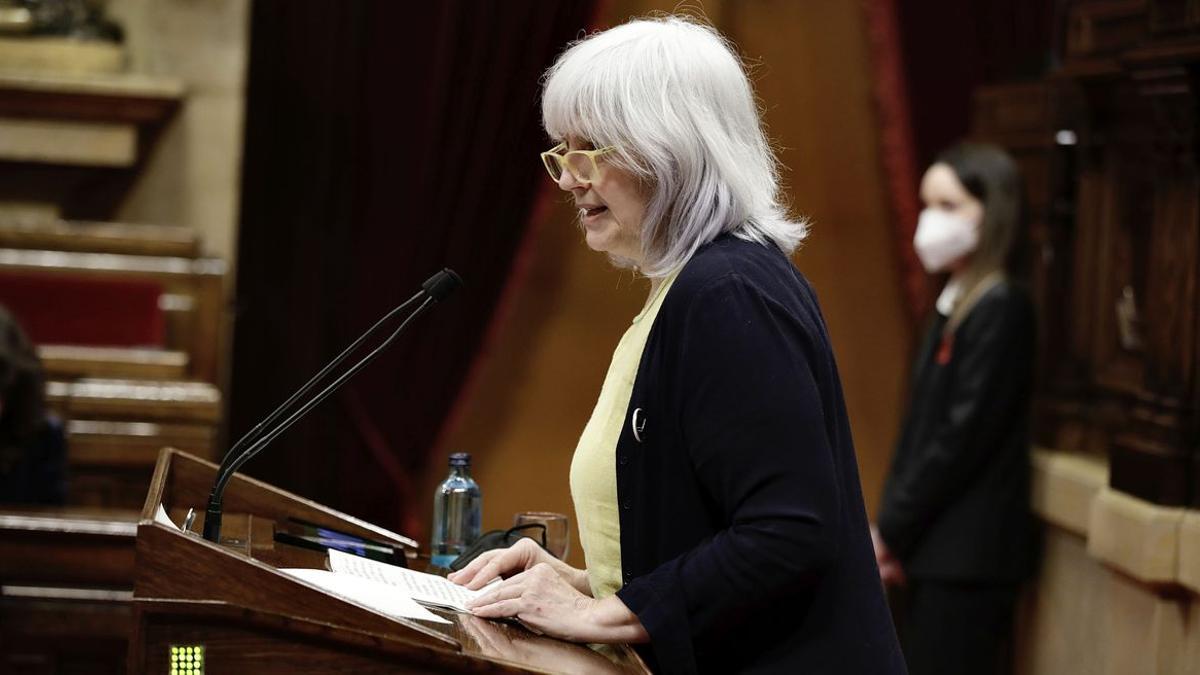 La portavoz de la CUP, Dolors Sabater, hoy en el pleno de investidura del Parlament.