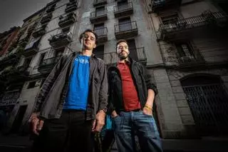 Una promoción encallada de pisos públicos en el Raval deja a 17 inquilinos en un limbo: "Queremos las llaves, no disculpas"