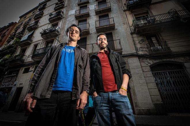 Una promoción encallada de pisos públicos en el Raval deja a 17 inquilinos en un limbo: "Queremos las llaves, no disculpas"