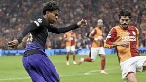 Lamine inventa la quasi rabona