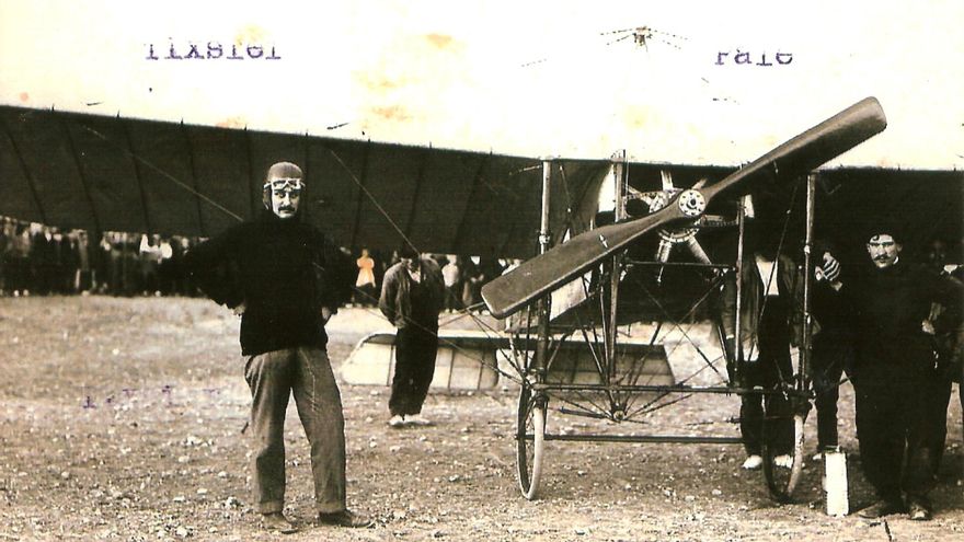 Un nou llibre relata la història de &quot;L&#039;aviació&quot; a terres gironines des del vol pioner de 1912 a les Fires de Figueres
