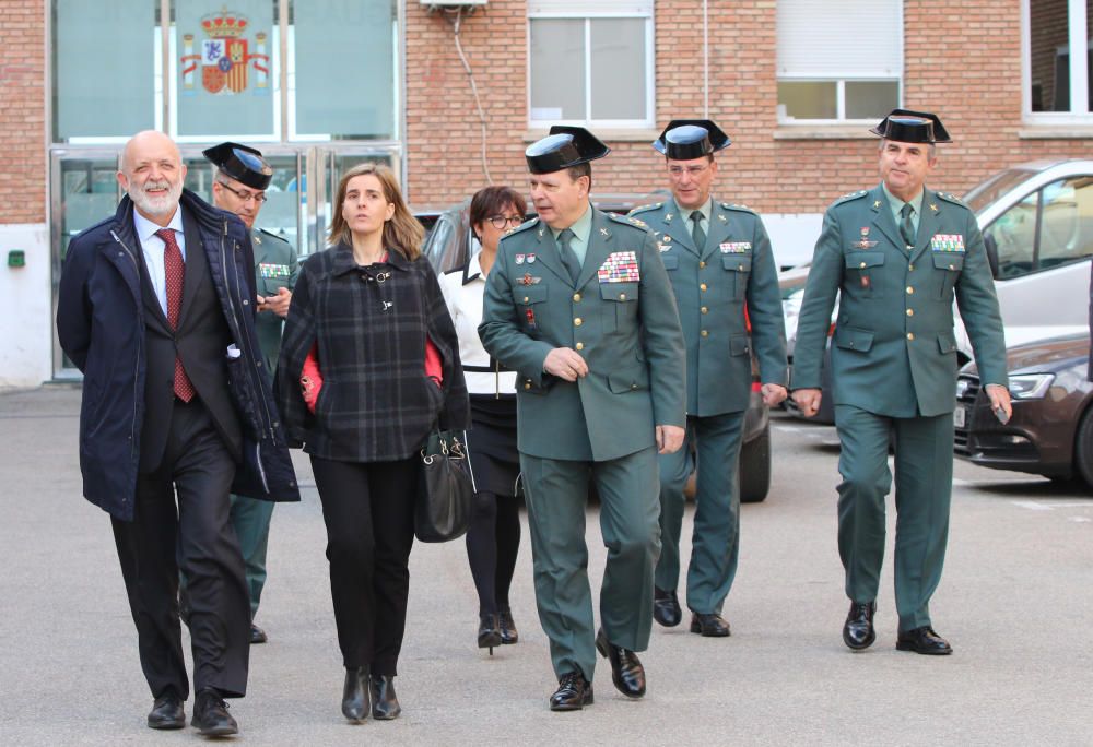 El director general del instituto armado, Félix Azón, ha felicitado personalmente a los agentes que participaron en el rescate del pequeño en Totalán