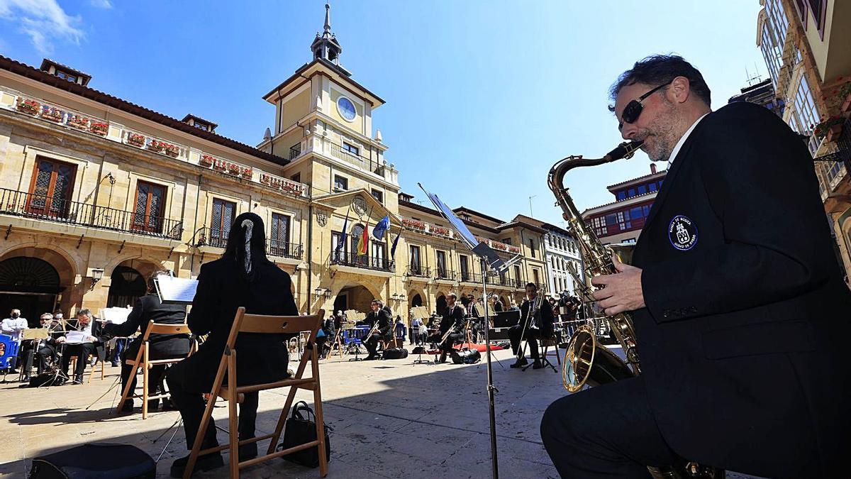 Vuelve la música en primavera con la banda |  de vuelta en la calle MIKI LÓPEZ Vuelve la música en primavera con la banda |  de vuelta en la calle MIKI LÓPEZ