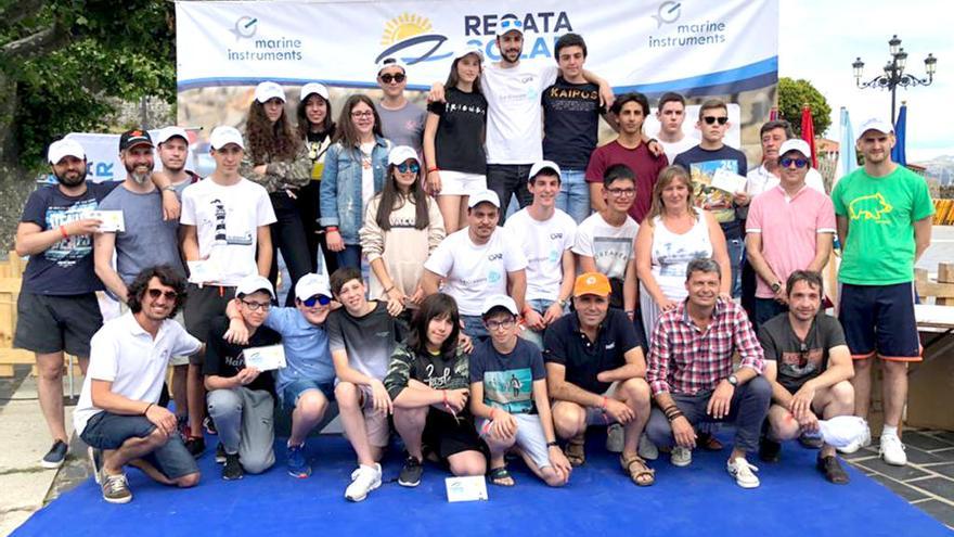 Foto de familia de la Regata Solar.