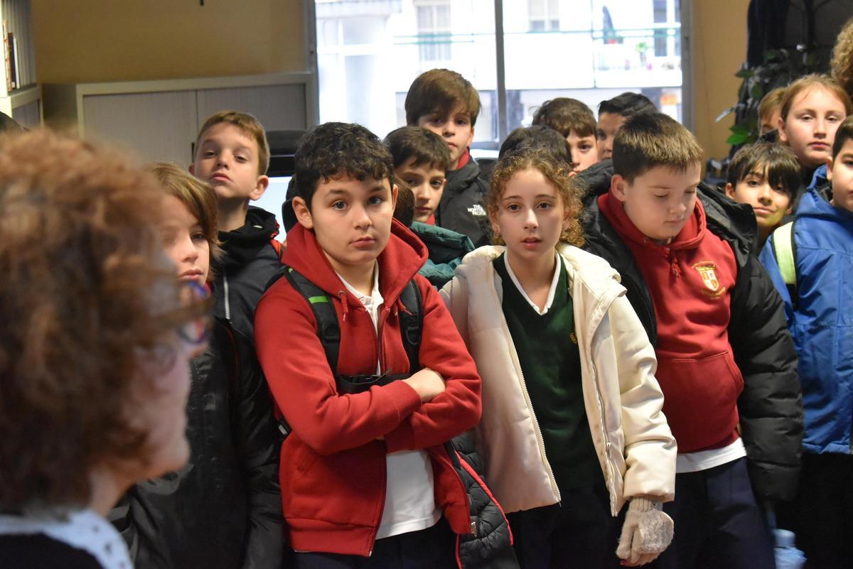 Fotogalería | El colegio María Auxiliadora de Cáceres visita El Periódico Extremadura
