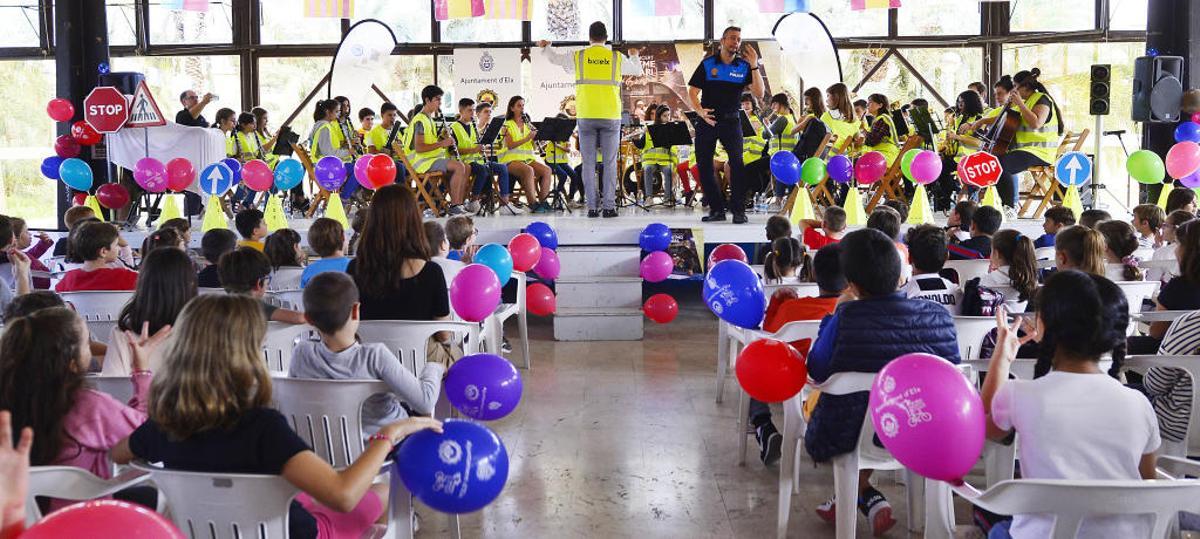 Seguridad vial a ritmo de música en Elche