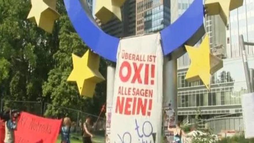 Manifestación en Frankfurt ante el BCE a favor del 'no' griego