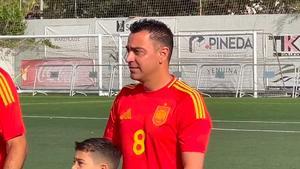 Xavi reaparece en escena... ¡para convertirse en futbolista de nuevo!