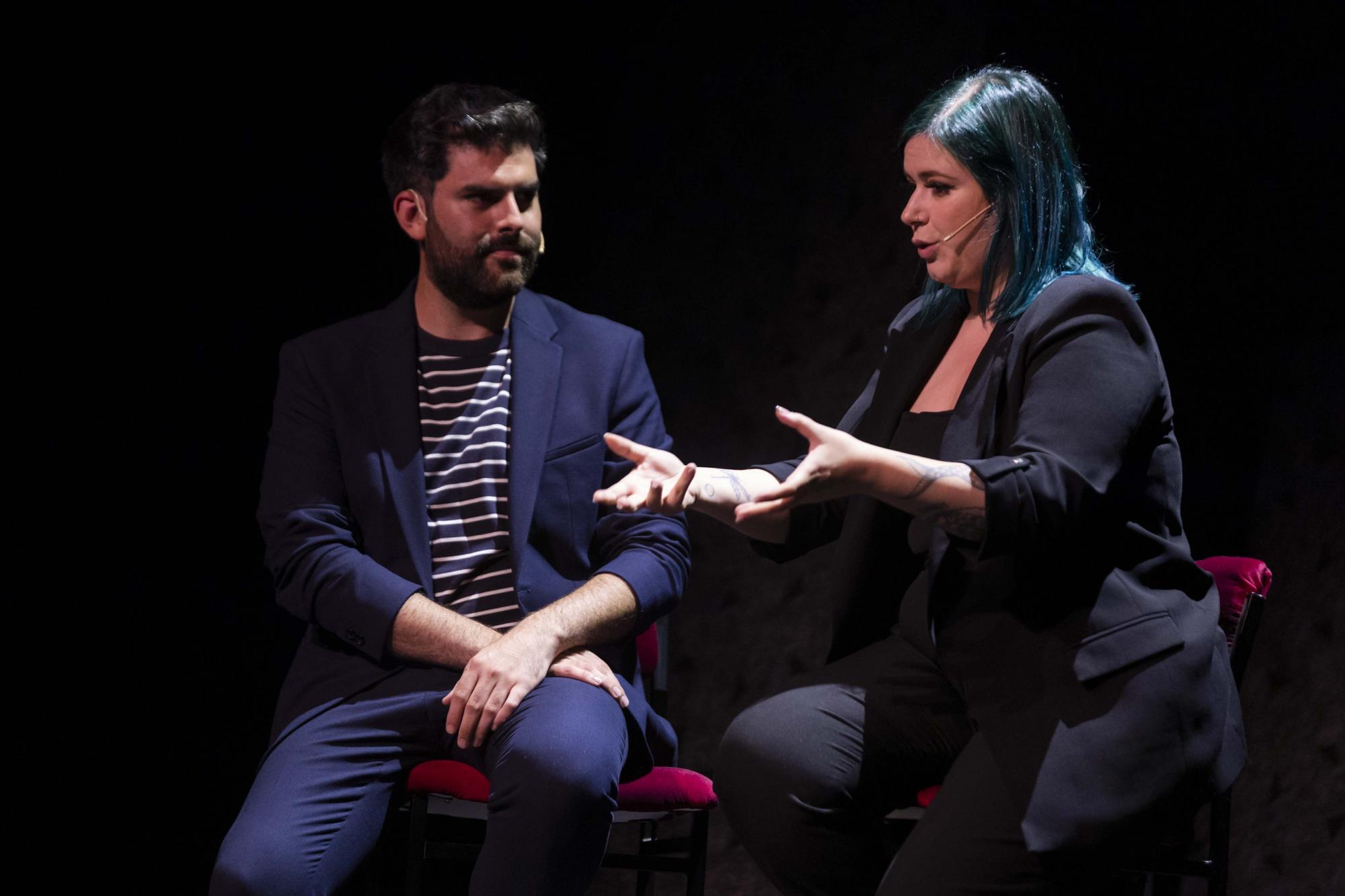 Elisabet Benavent llena el Talia presentando su último libro