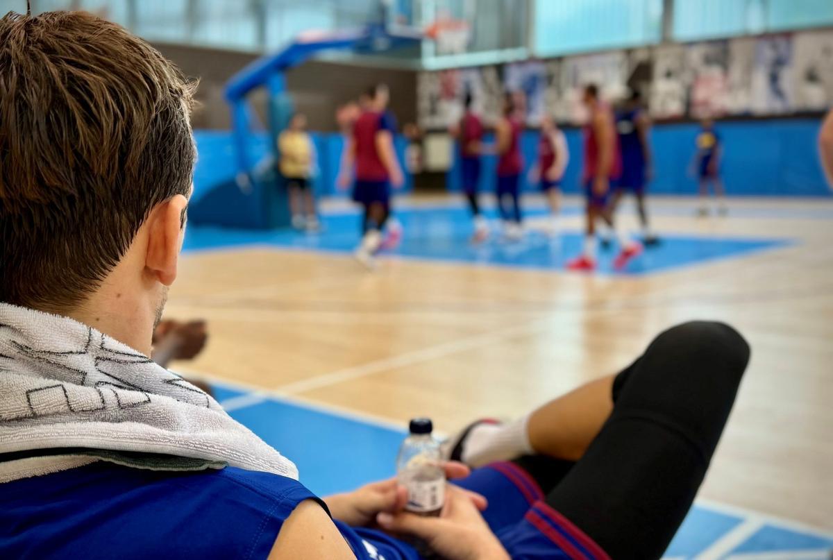 Peñattoya podría prescindir de Vesely para tenerlo totalmente a punto ante el Madrid en la Supercopa