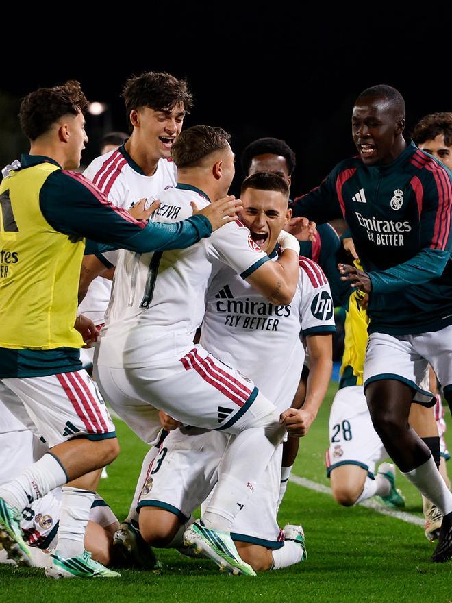 Mourinho toma buena nota de la sufrida resurrección del Castilla